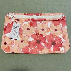 NWT Aloha Splashproof Mid Pouch